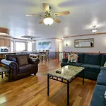5 Bedroom Vacation Home Next To Silver Dollar City