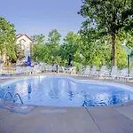 Branson Condo On Table Rock With Lake Views And Pool And Wifi Near Silver Dollar City