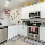 Near 76 Strip And Sdc - King Beds - Outdoor Pool - Free Attraction Tickets - V3301-6