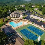 Elegant Retreat At Pointe Royale In Branson