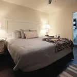 Ashley\'S Luxurious Snuggery!