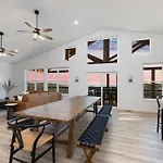 Moonstone Lodge Lake Views Sleeps 28 Golfsim Pup Friendly