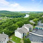 Bluffs Oasis Condo