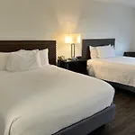 Seven Gables Inn