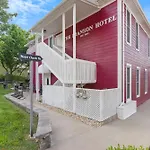 Historic Branson Hotel - Horseshoe Room With King Bed - Downtown - Free Tickets Included