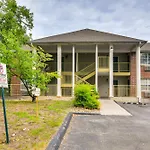 Modern Branson Condo On Thousand Hills Golf Course