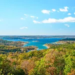 Lofty Retreat & Paradise Pointe