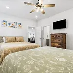 The Lake Fish-Amazing Views-Sleeps 24-Indoor-Outdoor Pools