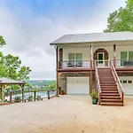 Secluded Branson Escape With Pool And Game Room!