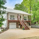 Secluded Branson Escape With Pool And Game Room!