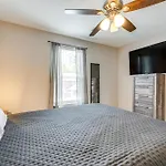 Branson Condo With Mountain-View Deck, Pool Access