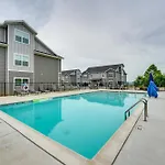 Branson Condo With Mountain-View Deck, Pool Access