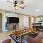 Gorgeous Lodge With A View