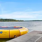 Reeled Inn Lodge Lakefront