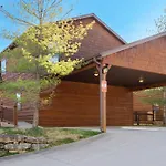 Reeled Inn Lodge Lakefront