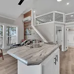 Cabin 1 Indian Point Near Sdc, Table Rock Lake, Marinas, & Branson