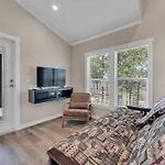 Cabin 1 Indian Point Near Sdc, Table Rock Lake, Marinas, & Branson