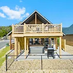 Private Hot Tub-Free Attraction Tickets-Lake Lookout-Community Indoor & Outdoor Pools