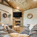 Branson Cabin With Pool Access And Private Boat Slip!