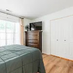 Lake Front 2Br Walk-In With Large Deck - Free Tickets Included - 77-1