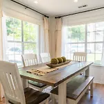 Lake Front 2Br Walk-In With Large Deck - Free Tickets Included - 77-1
