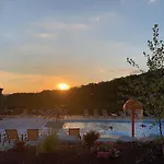 Livin\' The Dream- Indoor Outdoor Pool & Private Hot Tub
