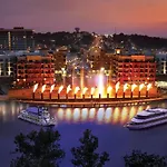 Americondo -Sleeps 8 Only Blocks From 76 Strip