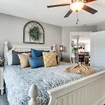 Condo With Pool About 2 Mi To Table Rock Lake!