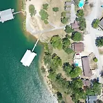 Artilla Cove Cabin 10- Lake Views- Pool & Hot Tub