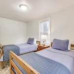 Walk To Dtwn Branson Pet-Friendly Home!