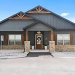 Huge Lakeview Getaway W/ Fun Arcades, Ping Pong Free Silver Dollar City Tickets Community Amenities!