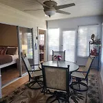 Golf Course View - Centrally Located - Free Attraction Tickets Included - Stairs Required - Fw7-1