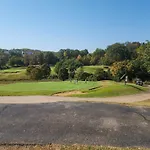 Golf Course View - Centrally Located - Free Attraction Tickets Included - Stairs Required - Fw7-1