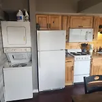 2Br Cozy Condo - Centrally Located - Stairs Required - Free Tickets Included - Fc1-5