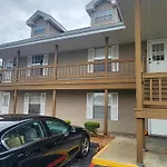 2Br Cozy Condo - Centrally Located - Stairs Required - Free Tickets Included - Fc1-5