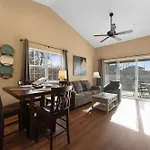 Cozy Top Floor 2Br Condo With View And Amenities!!