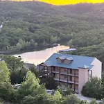 Panoramic Penthouse At Sdc
