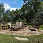 Rock And Timber Lodge