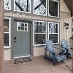 Rock And Timber Lodge
