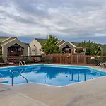 Top Floor Eagles Nest Condo With Pool And Hot Tub And Lake Views Next To Sdc