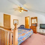 Cozy Condo With Golf Course View In Branson!