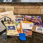 Cozy Lodge-Private Hot Tub-Walk To Lake Taneycomo-Free Attraction Tickets
