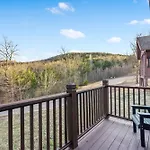 Cozy Lodge-Private Hot Tub-Walk To Lake Taneycomo-Free Attraction Tickets