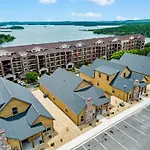 New Log Cabin, Free Local Attraction Tickets Daily, Ozark Views, Cmty Amenities!