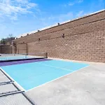 Pvt Indoor Pool-Basketball Court-Theatre Room & Hot Tub-Games-Sleeps 46-Table Rock View-Free Tickets
