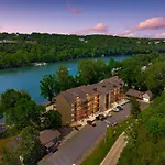 Lake Taneycomo Views-Near Branson Landing-Cmty Outdoor Pool-Free Tickets-Elevator!