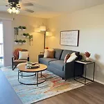 Spring Break Special! Between Strip & Sdc, 2901-6