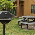 Studio Apt In Branson With Great Resort Setting Including Pools And Playground