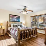 Cozy \'Rustic River Lodge\' Near Sdc With Pools!