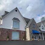 Seven Gables Inn